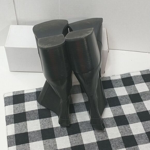 Brusque Womens Chelsea Booties Black Block Heel Almond Toe Pull On 10.5 EUR 41 - Picture 8 of 10